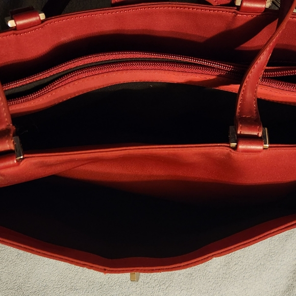 Beautiful City DKNY Bag - Picture 9 of 9